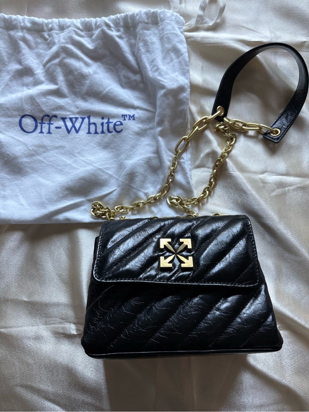 AUTHENTIC Off-White Jackhammer 17 Matelassé
Leather Shoulder Bag